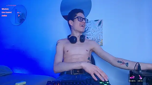 wolfandsky online show from March 5, 2026, 12:02 pm