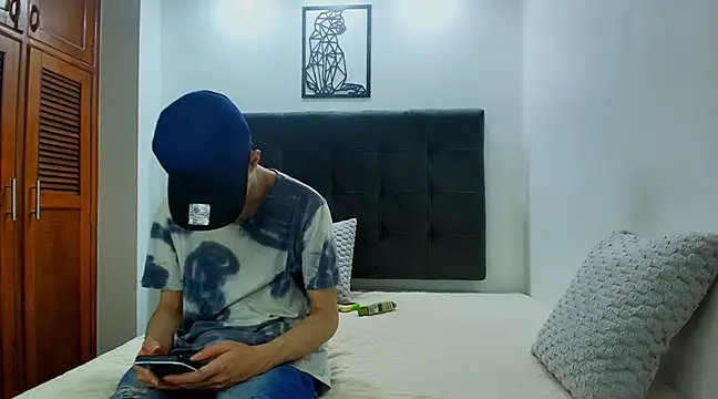 wolfandsky online show from March 15, 2025, 11:29 am