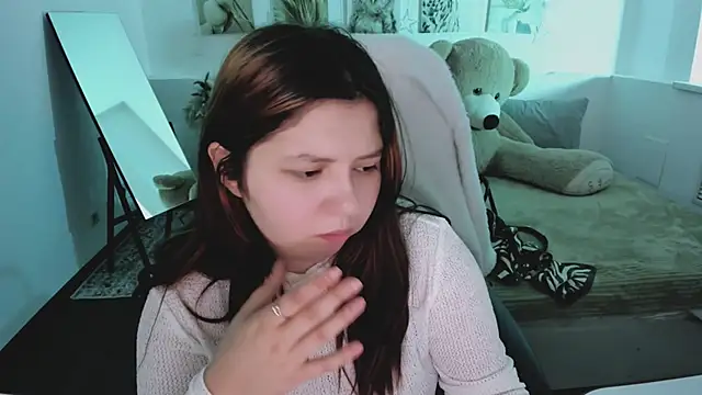 DiaAngell online show from April 18, 2026, 10:43 pm