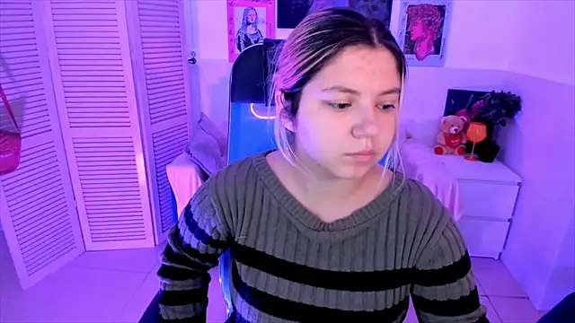 DiaAngell online show from September 29, 2025, 8:36 pm