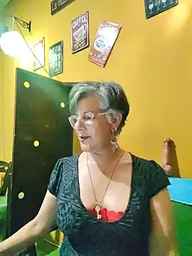 ilonna2025 online show from May 29, 2026, 11:33 pm