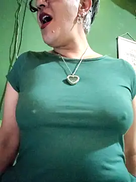 ilonna2025 online show from October 10, 2025, 5:41 am