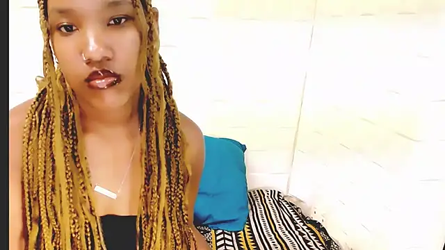 EroticSexyPrada online show from March 17, 2025, 12:32 am