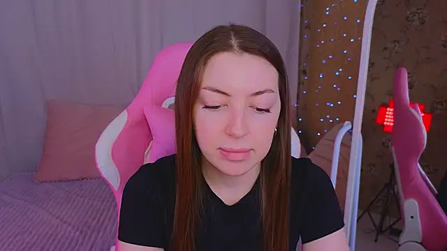 Ann moon   online show from March 10, 2025, 12:28 pm