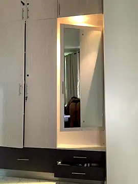 Snapshot of madell chatting on December 2, 2025, 3:30 am madell online show from December 2, 2025, 3:30 am