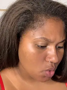 Snapshot of madell chatting on February 28, 2025, 6:32 am madell online show from February 28, 2025, 6:32 am