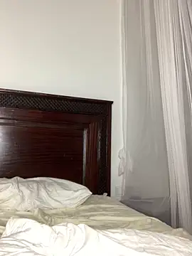 Snapshot of madell chatting on October 20, 2025, 2:24 am madell online show from October 20, 2025, 2:24 am