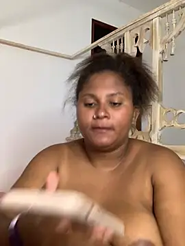 Snapshot of madell chatting on February 25, 2025, 5:19 pm madell online show from February 25, 2025, 5:19 pm