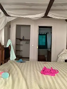 Snapshot of madell chatting on March 6, 2025, 7:47 am madell online show from March 6, 2025, 7:47 am