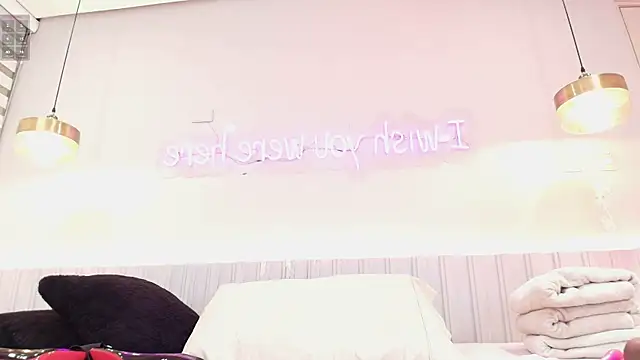 LissMonroe online show from December 4, 2025, 10:47 am