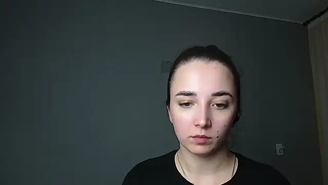 Eva Gloryy online show from April 3, 2026, 4:35 pm