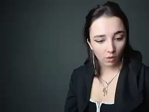 Eva Gloryy online show from March 4, 2025, 4:09 pm