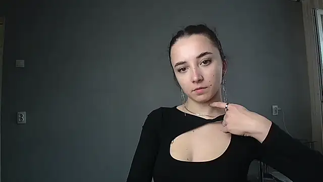 Eva Gloryy online show from March 21, 2025, 2:29 pm