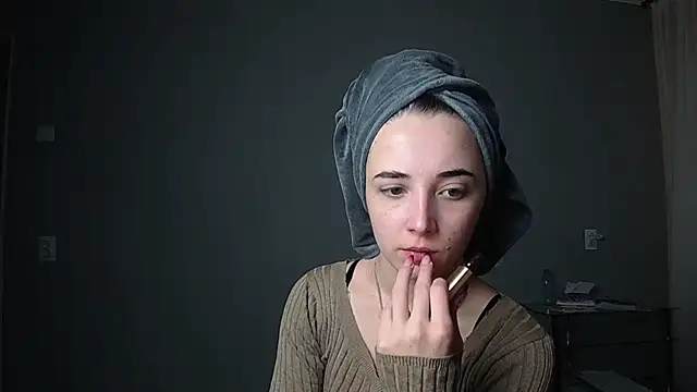 Eva Gloryy online show from March 15, 2025, 3:06 pm