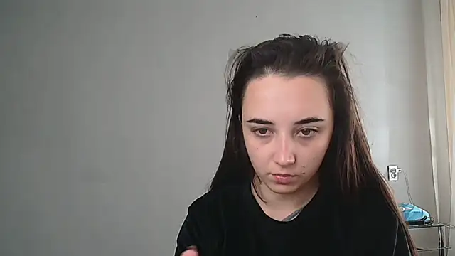 Eva Gloryy online show from November 3, 2025, 11:36 am