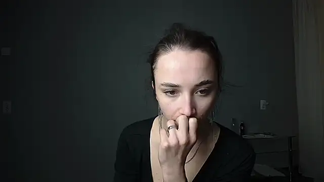 Eva Gloryy online show from March 9, 2025, 4:11 pm