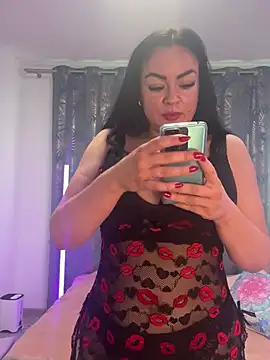 Snapshot of HotLivv69 chatting on February 13, 2025, 11:28 am HotLivv69 online show from February 13, 2025, 11:28 am