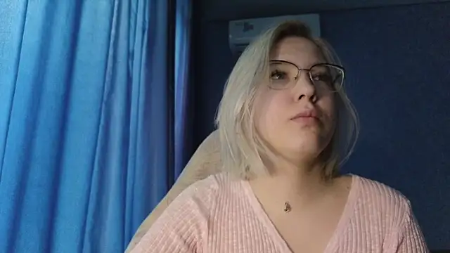 HotBrandyX online show from October 5, 2025, 3:30 am