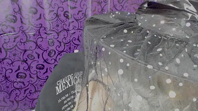 Snapshot of sharonnleon chatting on October 9, 2025, 9:04 pm sharonnleon online show from October 9, 2025, 9:04 pm