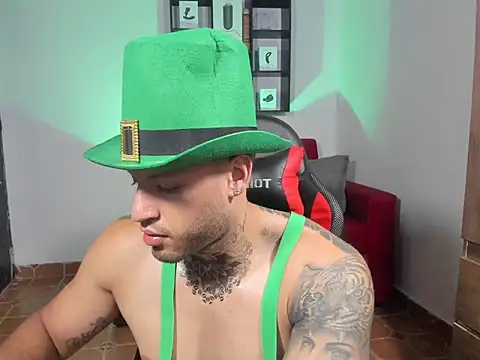 dereckgreen online show from March 18, 2025, 1:46 am