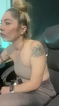 viktoria davis  online show from March 19, 2025, 1:32 am