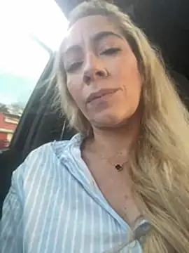 viktoria davis  online show from February 9, 2026, 10:30 pm