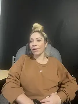 viktoria davis  online show from March 13, 2025, 1:21 am