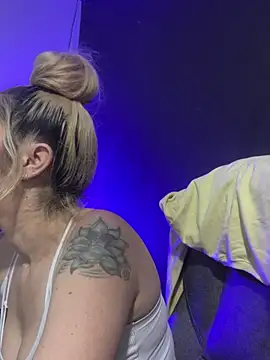 viktoria davis  online show from March 21, 2025, 10:39 pm