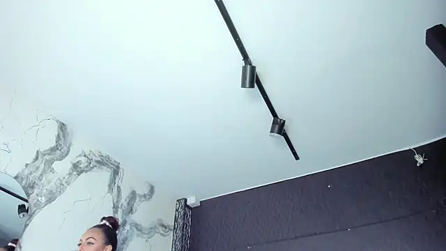 DalayMoore online show from September 12, 2025, 7:57 pm