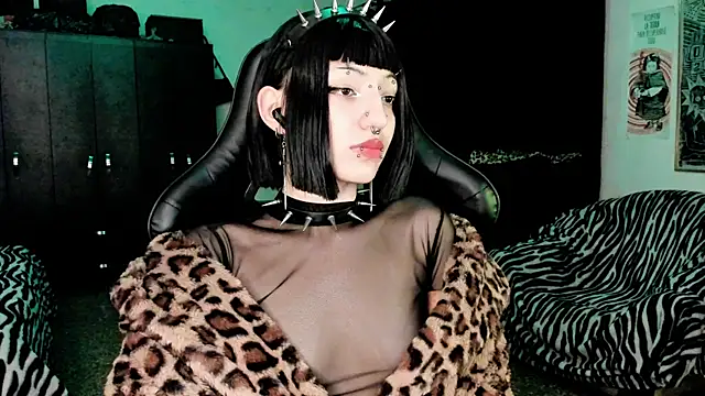 Snapshot of roxy_toxic chatting on January 9, 2026, 12:39 am roxy toxic online show from January 9, 2026, 12:39 am