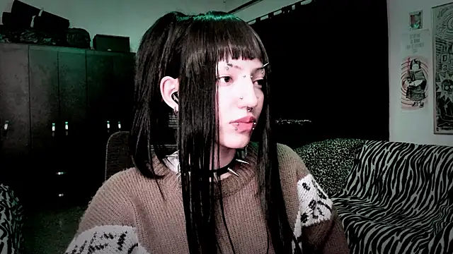 Snapshot of roxy_toxic chatting on March 3, 2026, 1:12 am roxy toxic online show from March 3, 2026, 1:12 am