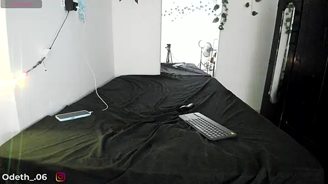 Odeth  online show from October 22, 2025, 3:50 am