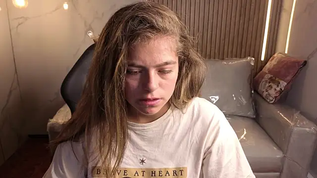 Kitten Cam online show from January 12, 2026, 2:24 pm