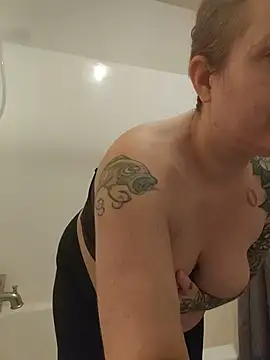 TattedMamaXOXO online show from March 9, 2026, 1:36 pm