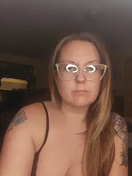 TattedMamaXOXO online show from March 3, 2025, 4:00 am