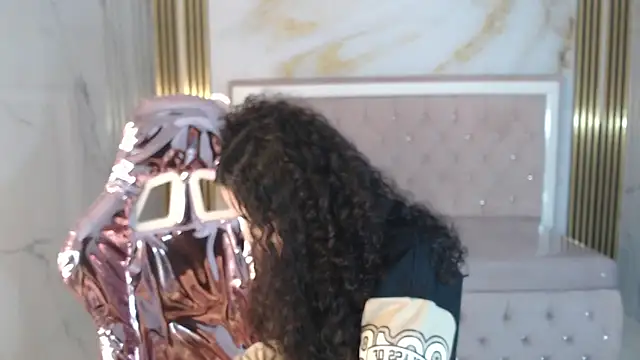 Snapshot of shalon_diaz_s chatting on March 15, 2025, 1:18 pm shalon diaz s online show from March 15, 2025, 1:18 pm