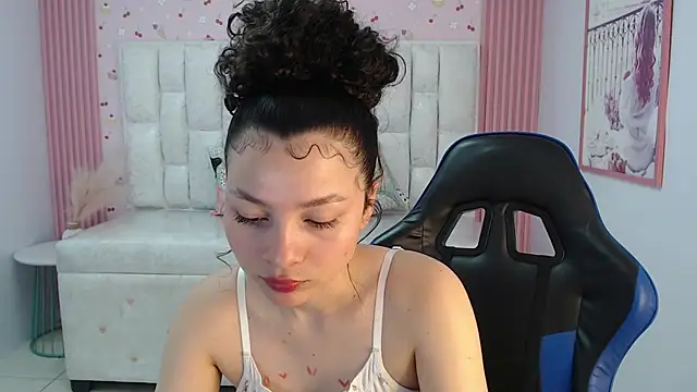 Snapshot of shalon_diaz_s chatting on September 13, 2025, 1:16 am shalon diaz s online show from September 13, 2025, 1:16 am