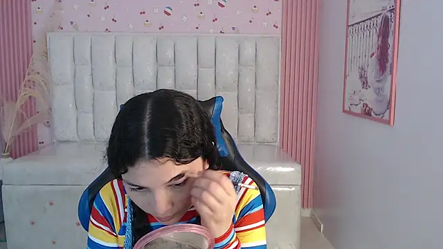 Snapshot of shalon_diaz_s chatting on October 16, 2025, 1:30 pm shalon diaz s online show from October 16, 2025, 1:30 pm