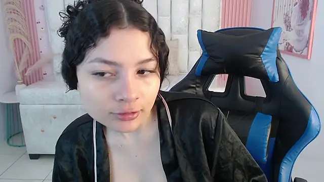 Snapshot of shalon_diaz_s chatting on November 8, 2025, 1:03 pm shalon diaz s online show from November 8, 2025, 1:03 pm