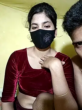 Hot couple 1 online show from October 18, 2025, 5:26 pm