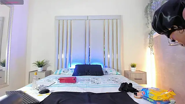 Liincostelloo online show from March 15, 2025, 7:48 pm