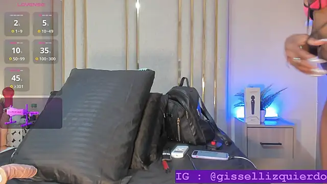 Liincostelloo online show from November 11, 2025, 7:41 pm