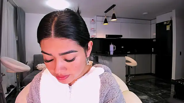 1lubonnie online show from September 12, 2025, 1:50 am