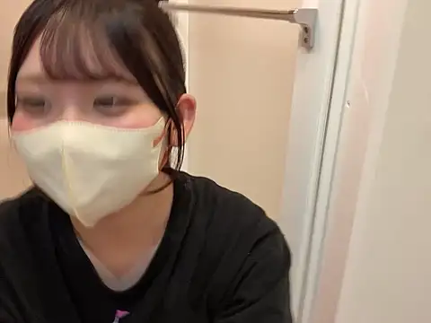 Snapshot of shina_mo_n_ch chatting on July 6, 2026, 12:34 pm shina mo n ch online show from July 6, 2026, 12:34 pm