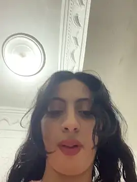 majdolin78 online show from December 19, 2025, 5:59 pm