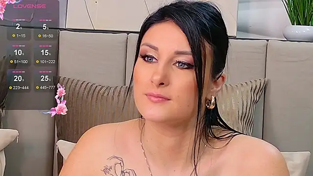 Elly Ross online show from March 11, 2025, 11:23 am