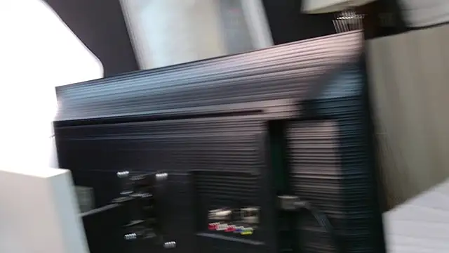 Elly Ross online show from March 3, 2025, 8:19 am