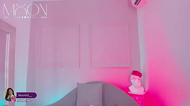 tatii moon online show from December 17, 2025, 5:23 am