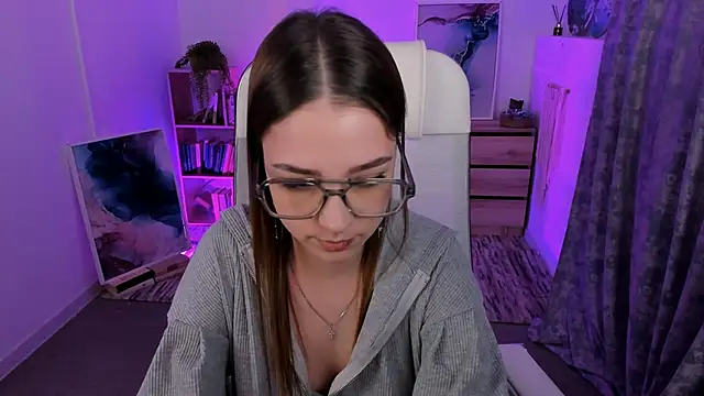 PamBeesly online show from February 24, 2025, 2:15 pm