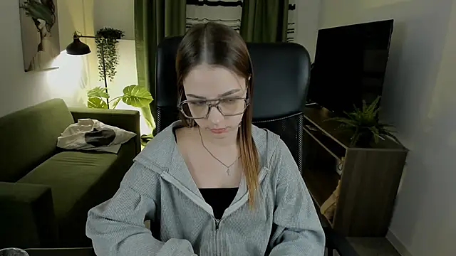 PamBeesly online show from March 19, 2025, 11:28 am